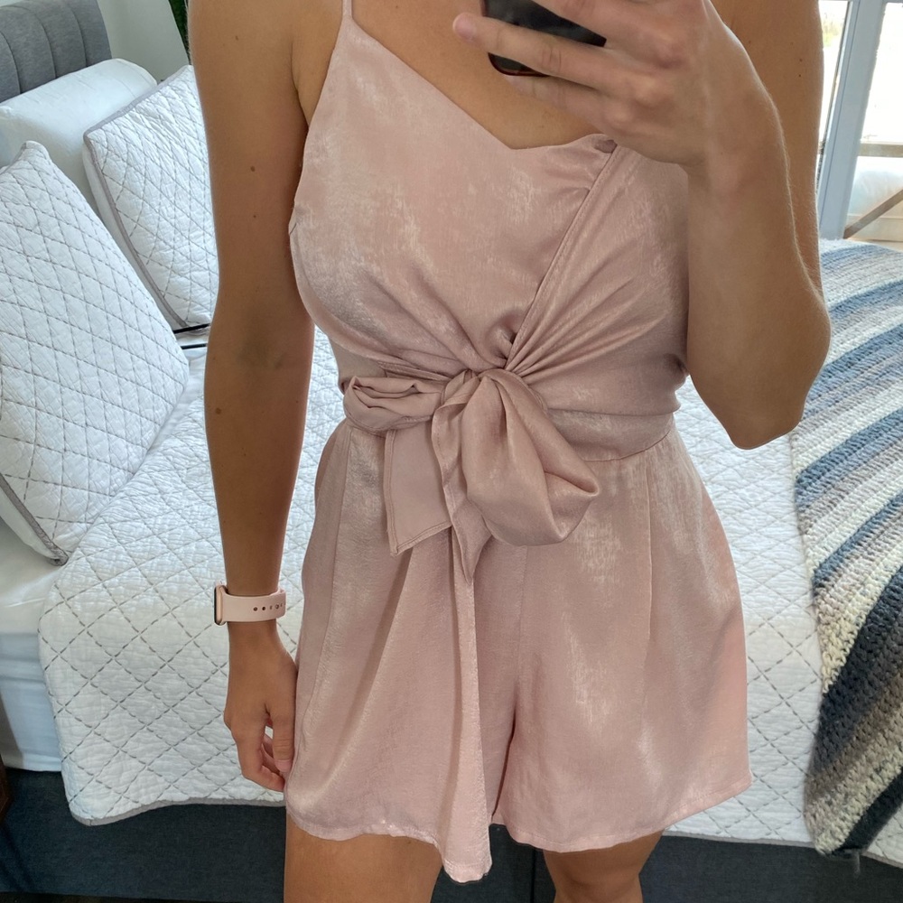 Dusty rose romper. Size M. Never worn